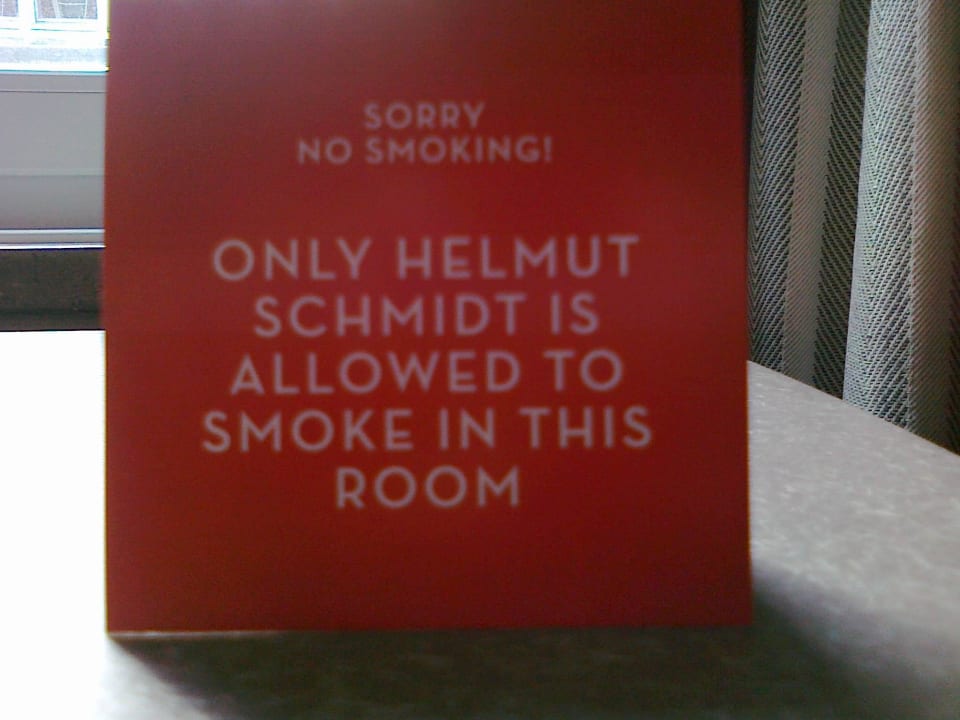 "Ausstattung" :-) Henri Hotel Hamburg Downtown