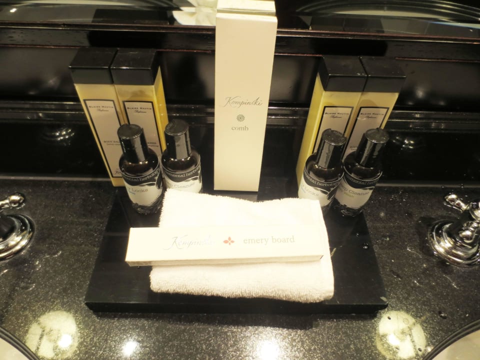 Suite 678 Kosmetik Hotel Adlon Kempinski Berlin