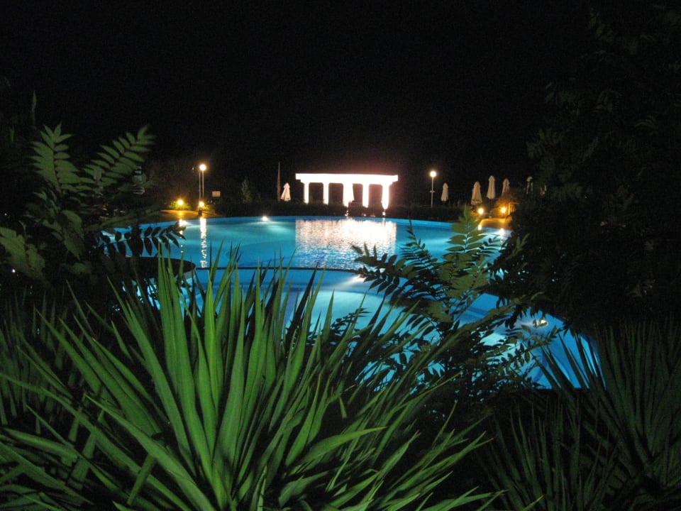 Bei Nacht Hotel Sineva Beach