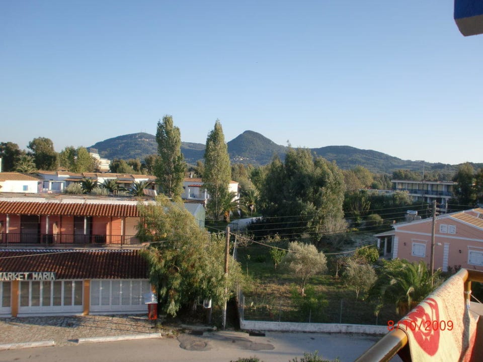 Ausblick vom Balkon auf die Berge Hotel Albatros