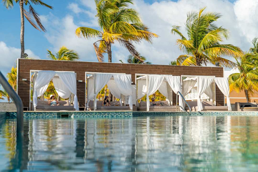 Pool Viva Fortuna Beach by Wyndham - All Inclusive Resort