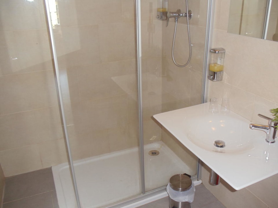 Bad/Dusche Apartments Km1 La Latina