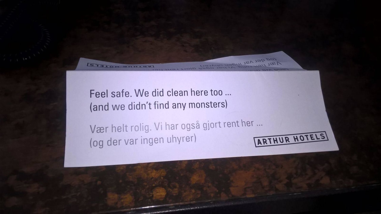 Lag unter dem Bett :-) Hotel Kong Arthur