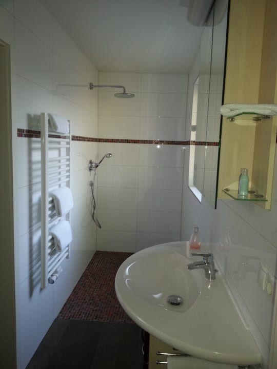 Duschbad von der Suite EUT-IN Hotel Alte Straßenmeisterei