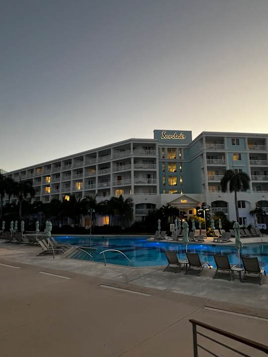 Pool Sandals Royal Bahamian