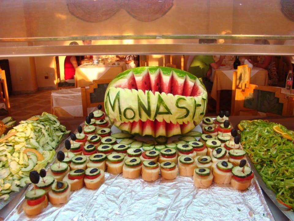 Bufet na stołowce Delphin El Habib