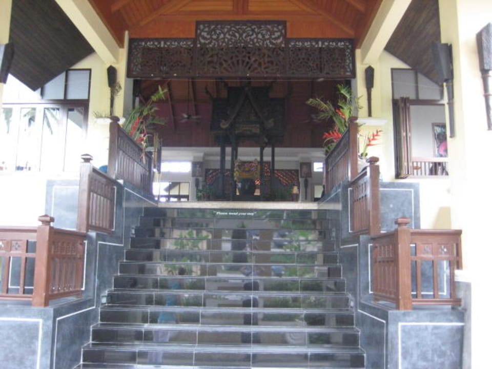 Der Eingang zur Lobby The Fair House Beach Resort