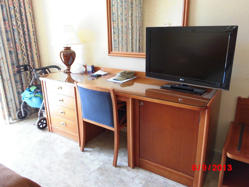 Schreibplatz mit Fernseher Hotel Bahia del Sol