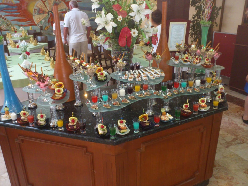 Kleine, liebevoll gemachte Häppchen Papillon Belvil