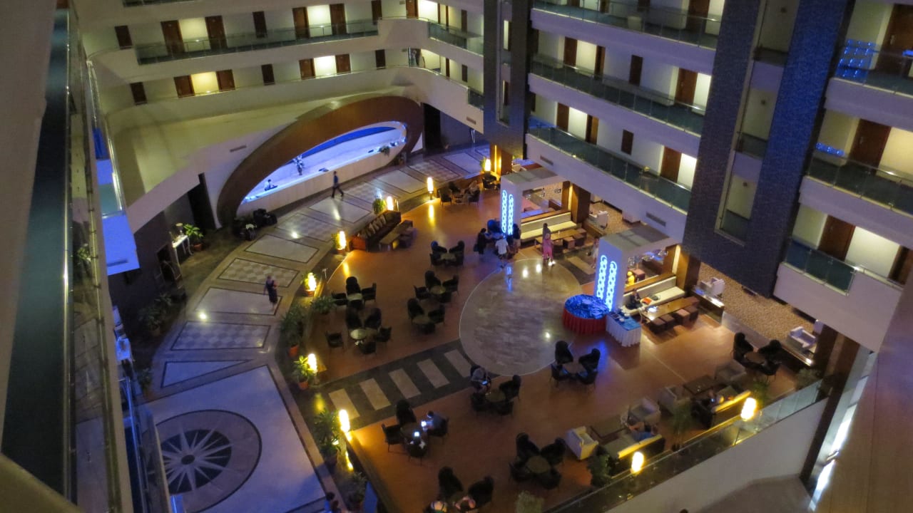 Lobby vom 4 Stock aus Seaden Sea World Resort & Spa