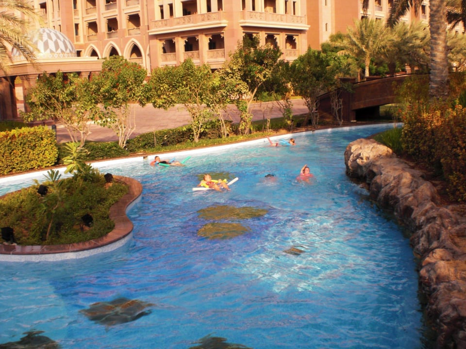 Wasserlauf Emirates Palace Mandarin Oriental