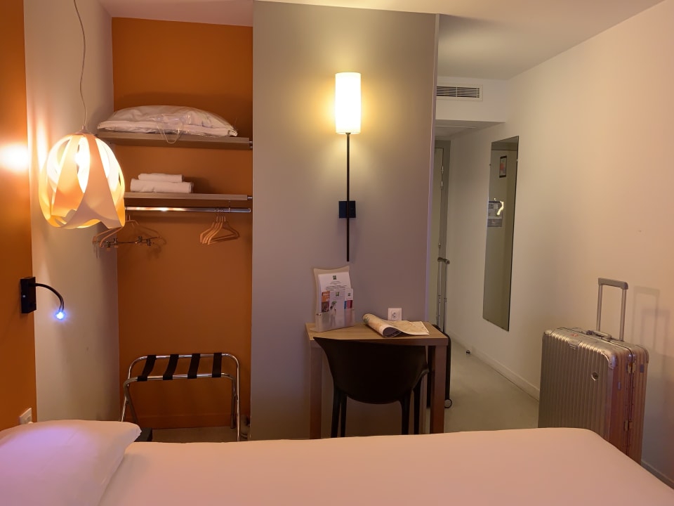 Zimmer Hotel Ibis Styles Nimes Gare Centre