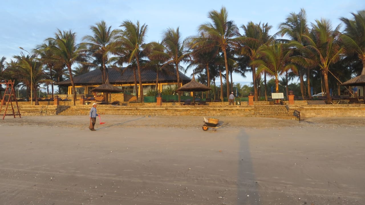 Strand Pandanus Resort