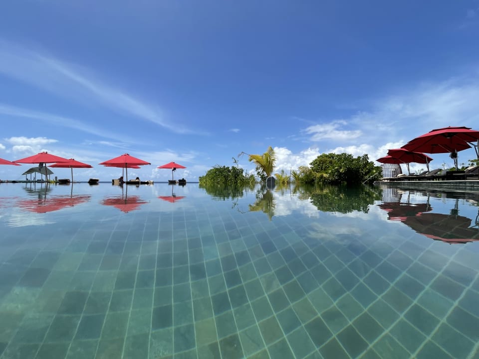 Pool NH Collection Maldives Havodda Resort