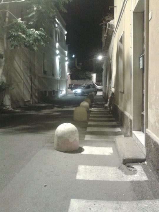 Uliczka, na której jest hotel Hotel For You