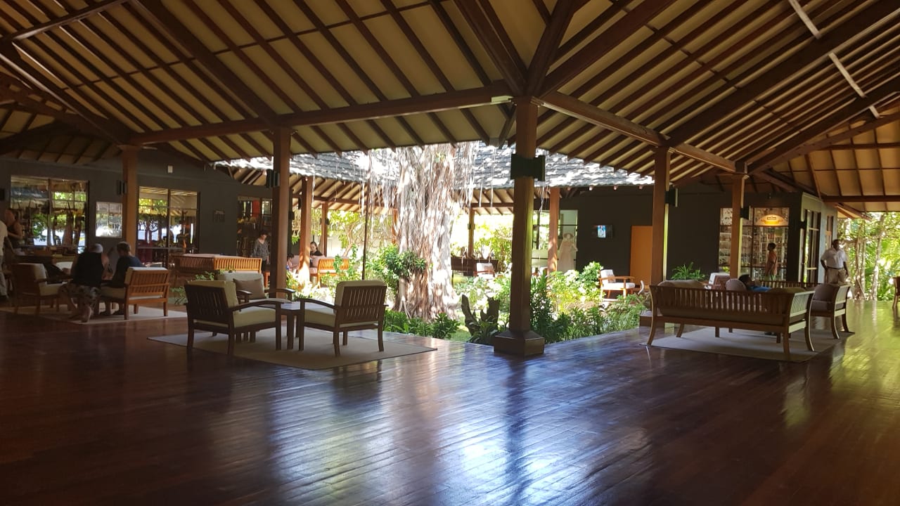 Rezeotionsbereich Adaaran Select Meedhupparu Island Resort - Premium All Inclusive