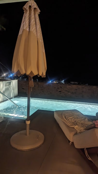 Pool The Royal Senses Resort, Curio Collection by Hilton