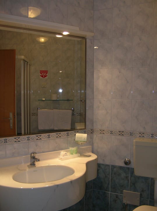 Badezimmer Valamar Parentino Hotel