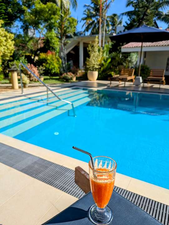 Pool Sky and Sand Guesthouse