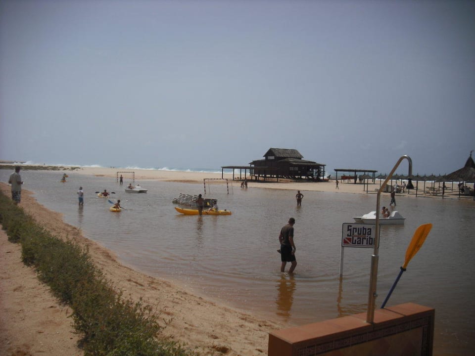 Boot fahren auf  dem Sand Hotel Riu Touareg