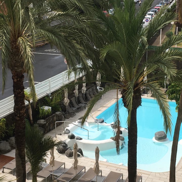Pool aufgenommen vom Zimmer aus Hotel LIVVO Anamar Suites