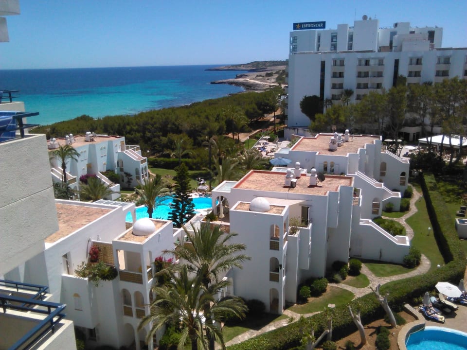 Vom Balkon mit Pool und Meer Blick Hipotels Bahia Grande