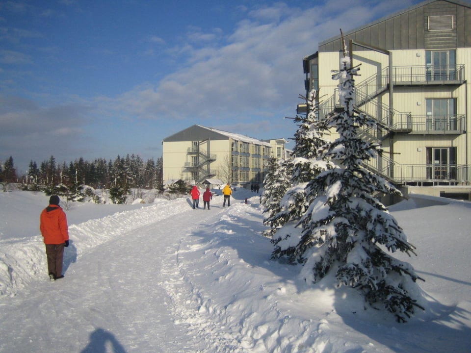 Gepflegte Wanderwege und gespurte Loipen ab Haus Gesundheitszentrum Raupennest