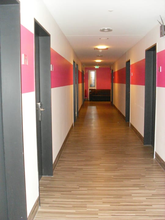 Flur zu den Zimmern Friendly Cityhotel Oktopus
