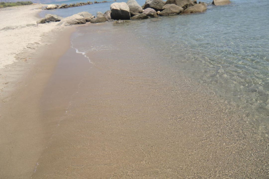 Strand in der Nähe des Hotels Lagas Aegean Village
