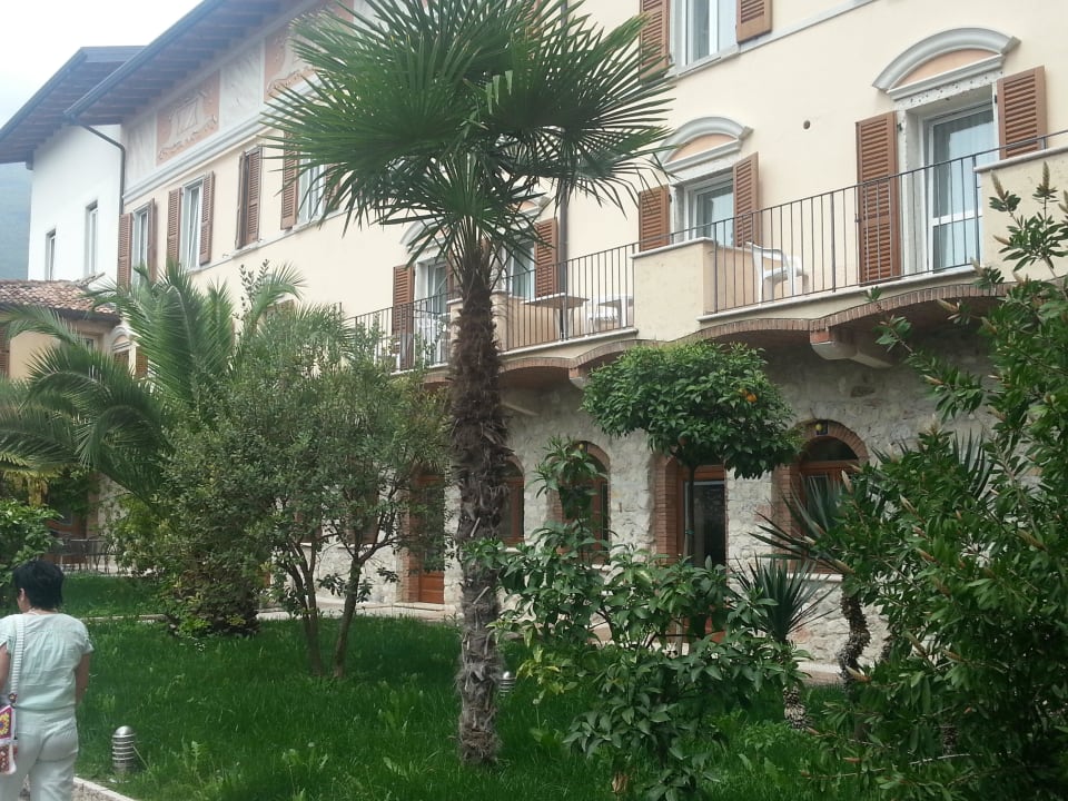 Die Vorderansicht des Hotels Hotel Antico Monastero