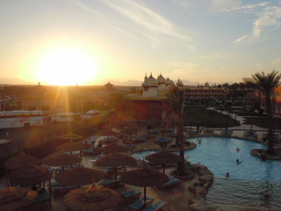 Herrlicher Sonennuntergang  Pickalbatros Alf Leila Wa Leila Resort - Neverland Hurghada