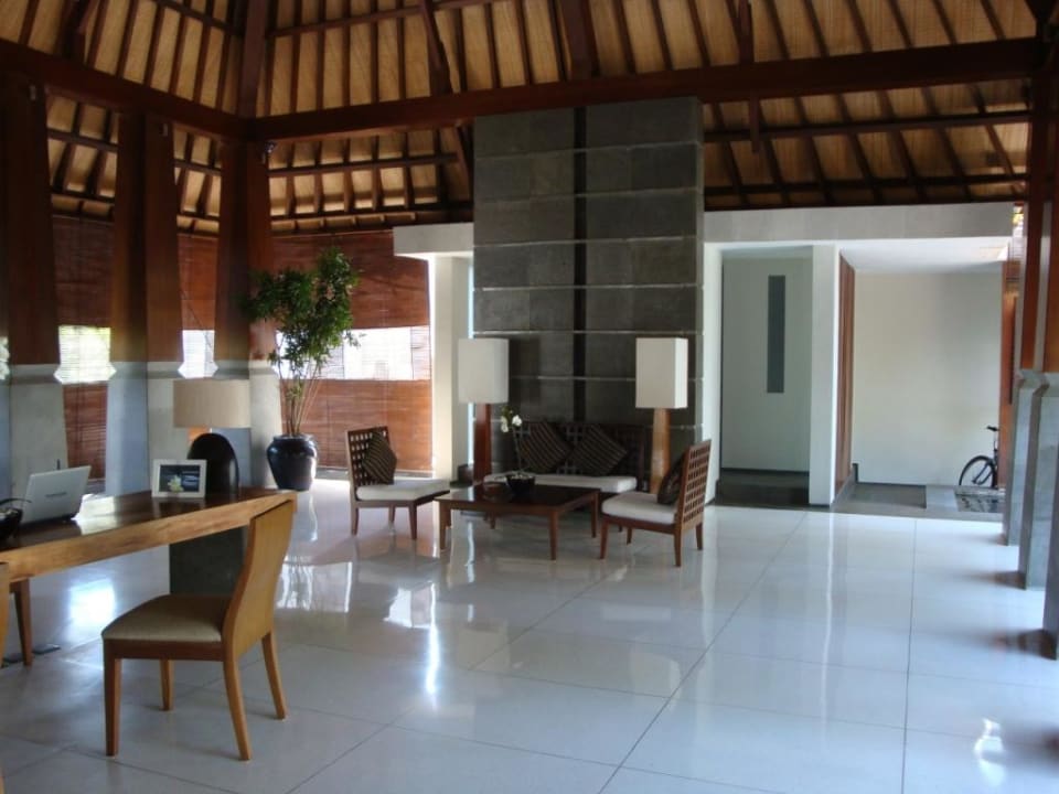 Rezeption / Lobby The Kayana Seminyak