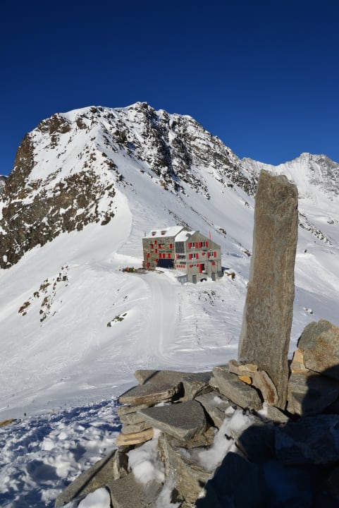 Außenansicht Britannia Hütte SAC
