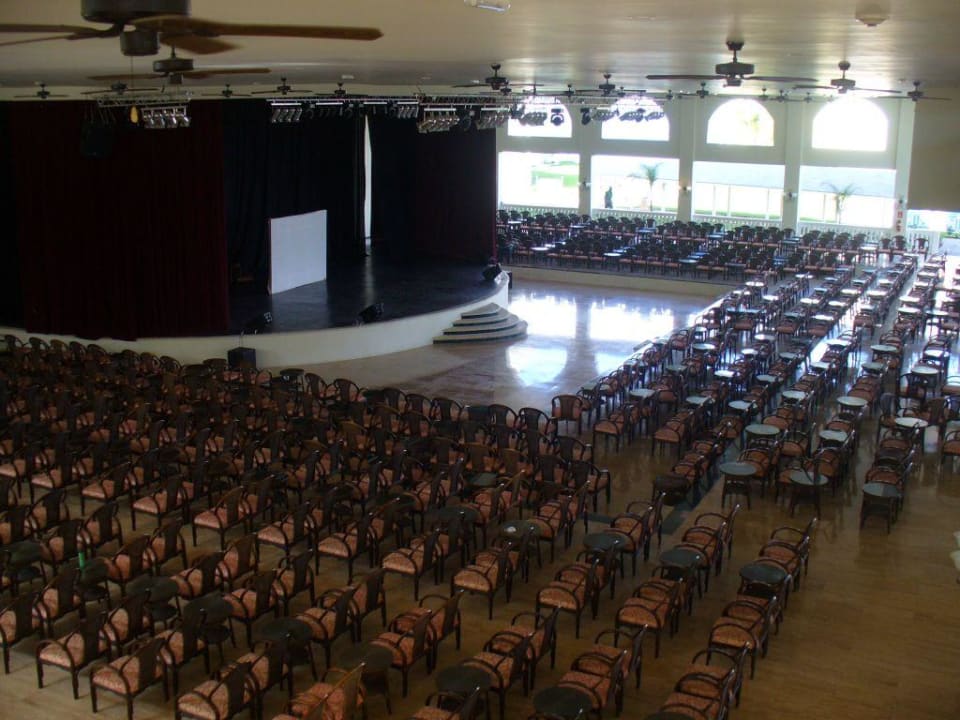 Theater für die Abendshows Hotel Grand Palladium Lady Hamilton Resort & Spa