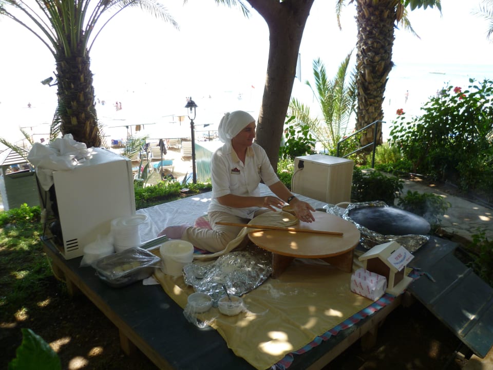 Frisch zubereitete Fladen Aska Hotel Just in Beach