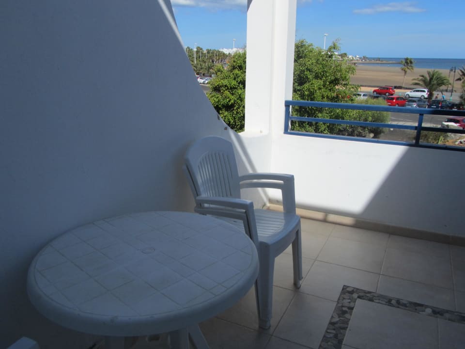 Gr. Balkon mit 4 Sesseln, Tisch und 2 Liegen, MB Aparthotel Costa Mar