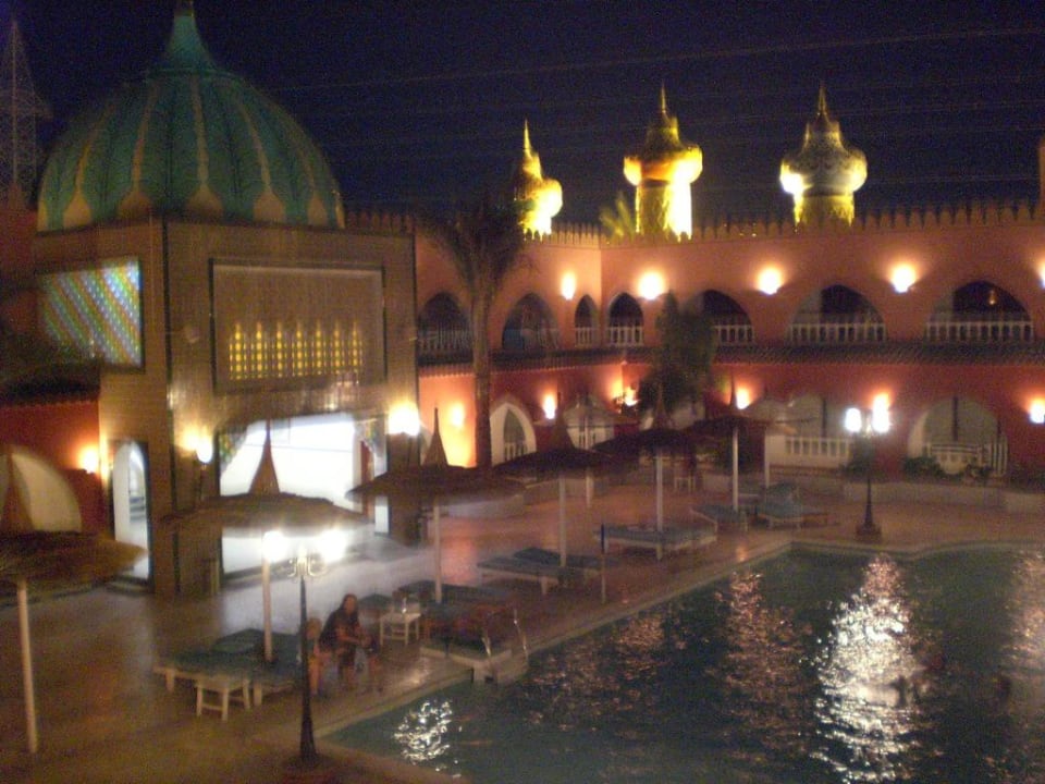 Einer der unzähligen Innenhöfe Pickalbatros Alf Leila Wa Leila Resort - Neverland Hurghada
