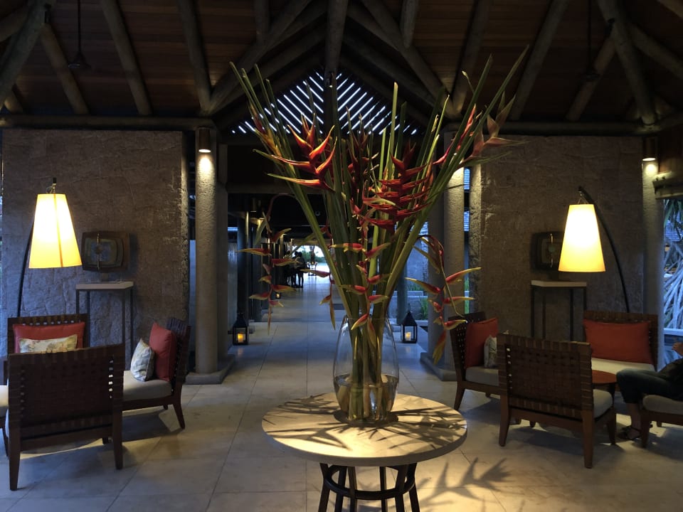 Lobby Constance Ephelia