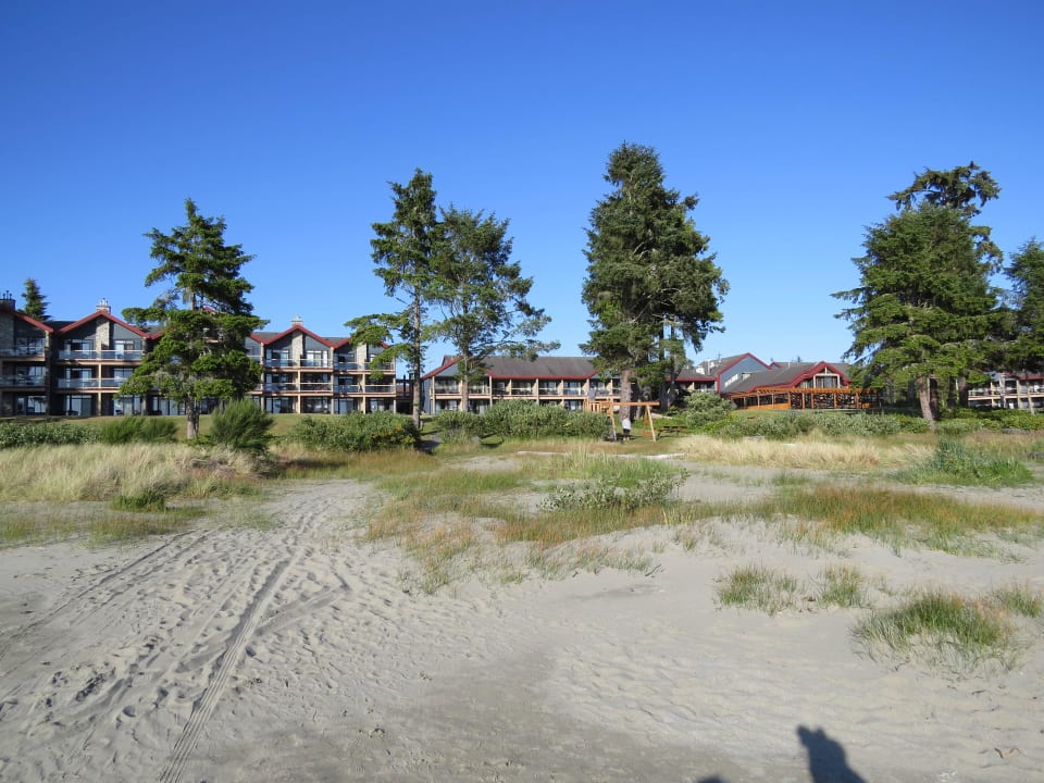 Hotelanlage vom Strand Best Western Tin Wis Tofino Hotel Resort on Vancouver Island
