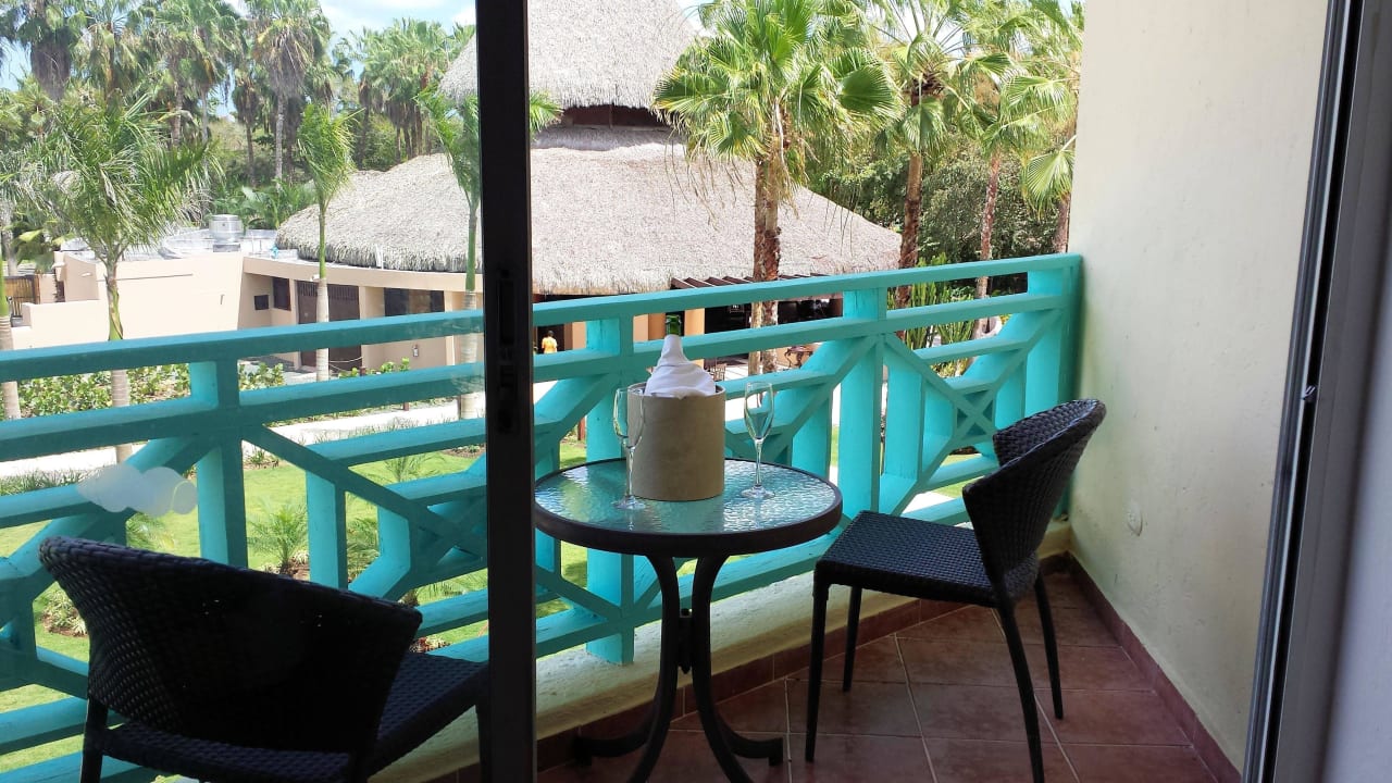 Sekt auf dem Balkon Dreams La Romana Resort & Spa