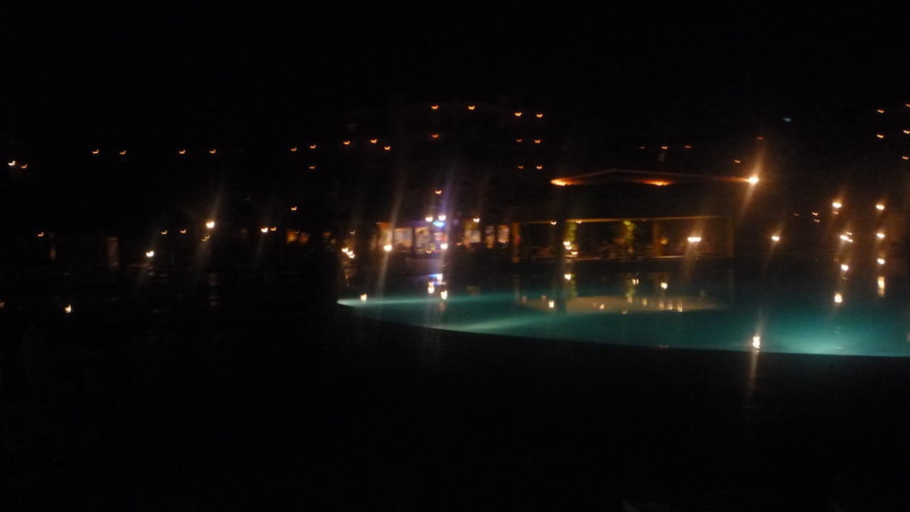 Pool nachts Siva Grand Beach