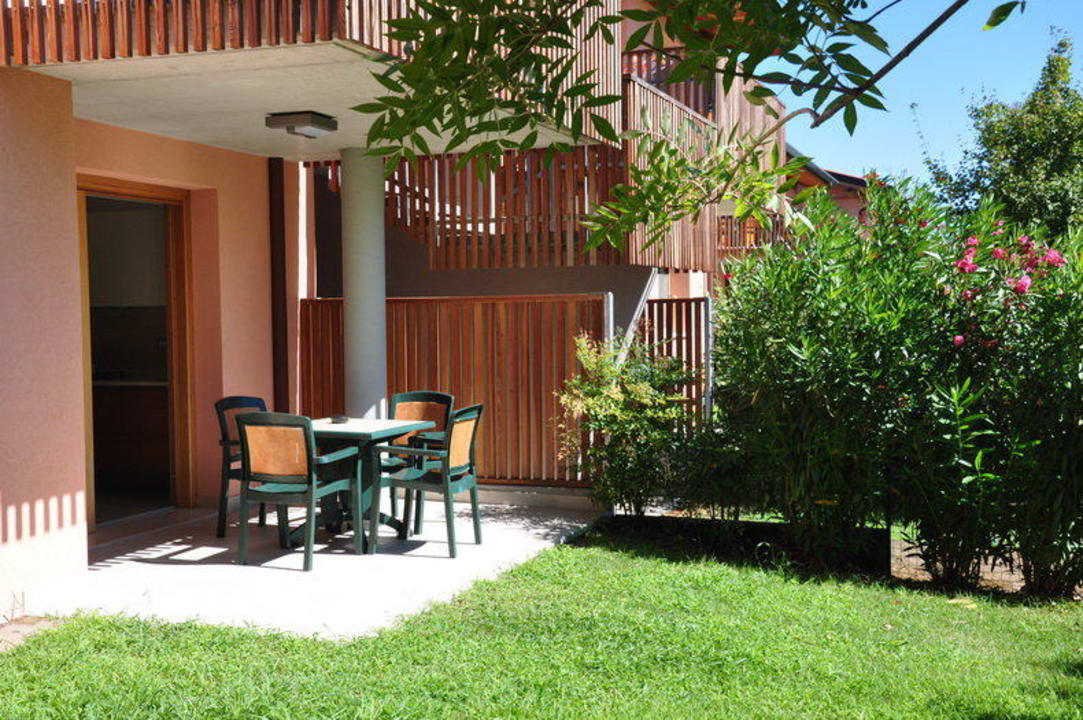 Kleiner Garten der Suite Green Village Resort - Hotel & Aparthotel