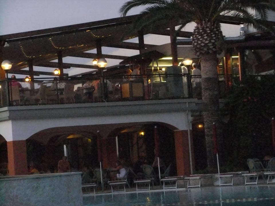 Terrasse vom Hauptrestaurant Aldiana Club Rocca Nettuno Calabria