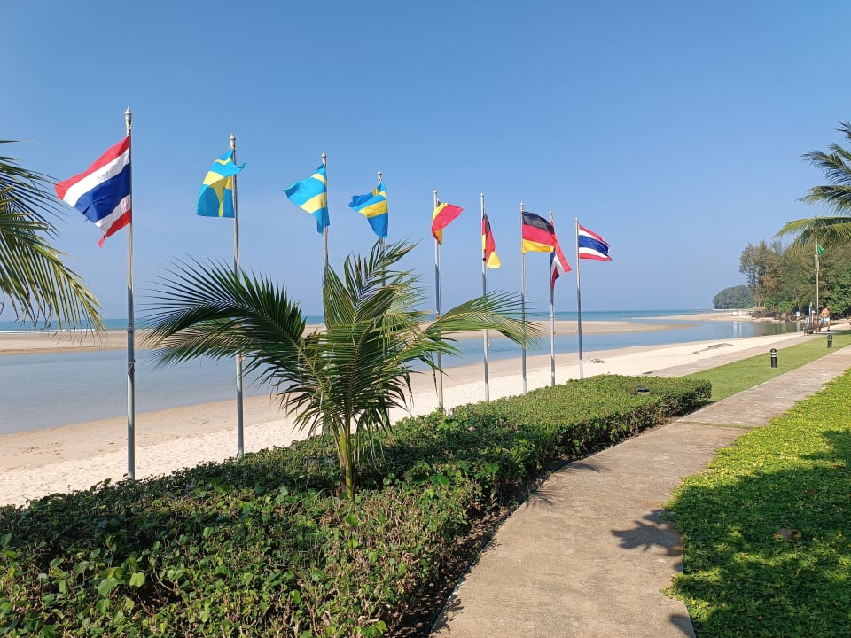 Ausblick Apsara Beachfront Resort & Villa - Resort