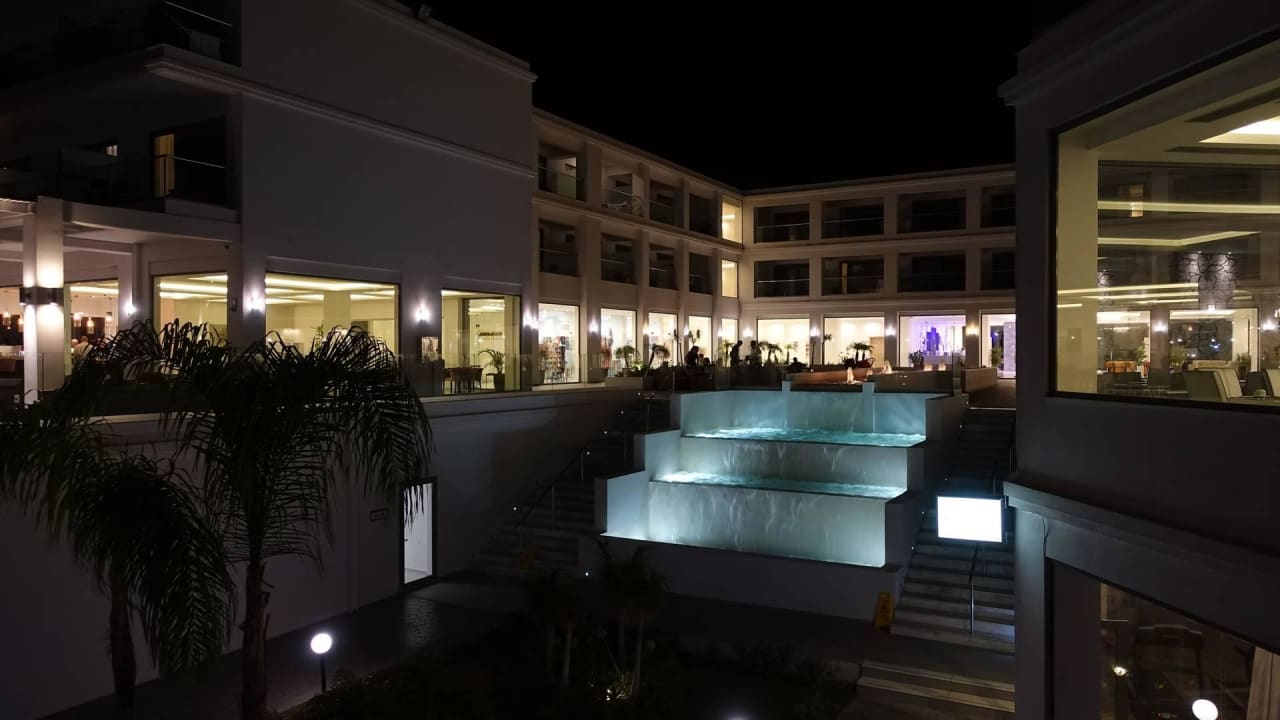 Aussenbereich Asterias Beach Resort