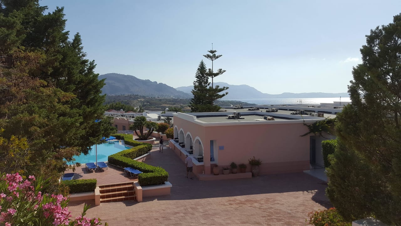 Einer von 3 kleinen Kinderpools Mitsis Rodos Village