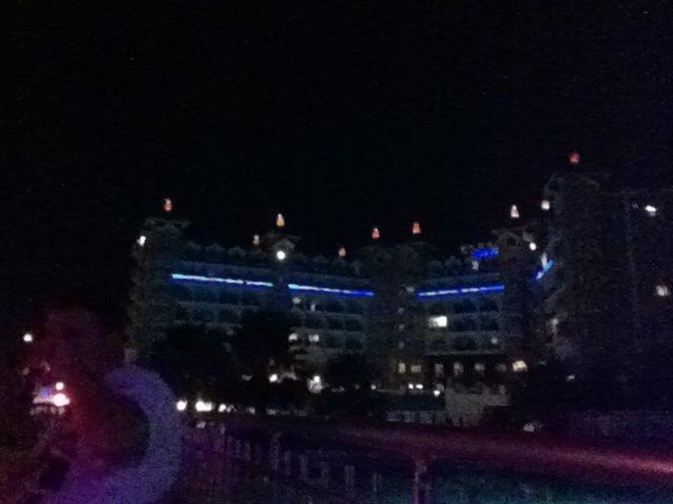 Das hotel bei nacht Side Mare Resort & Spa