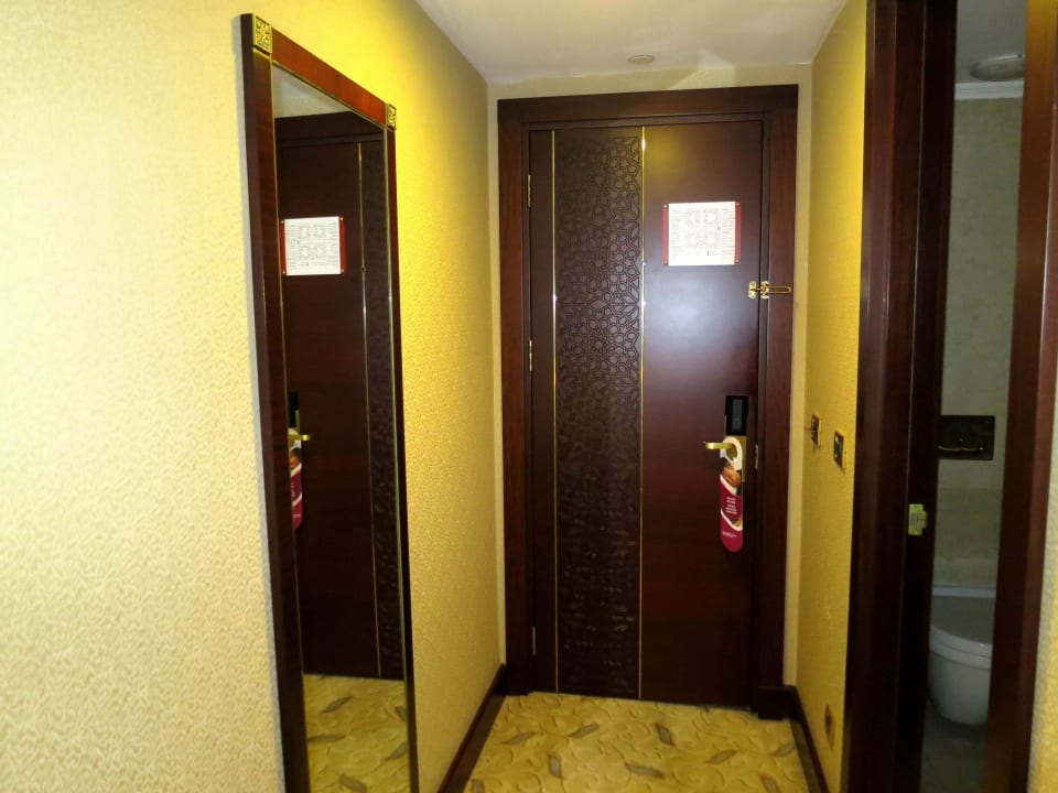 Wohn und Schlafbereich Crowne Plaza Istanbul - Old City by IH