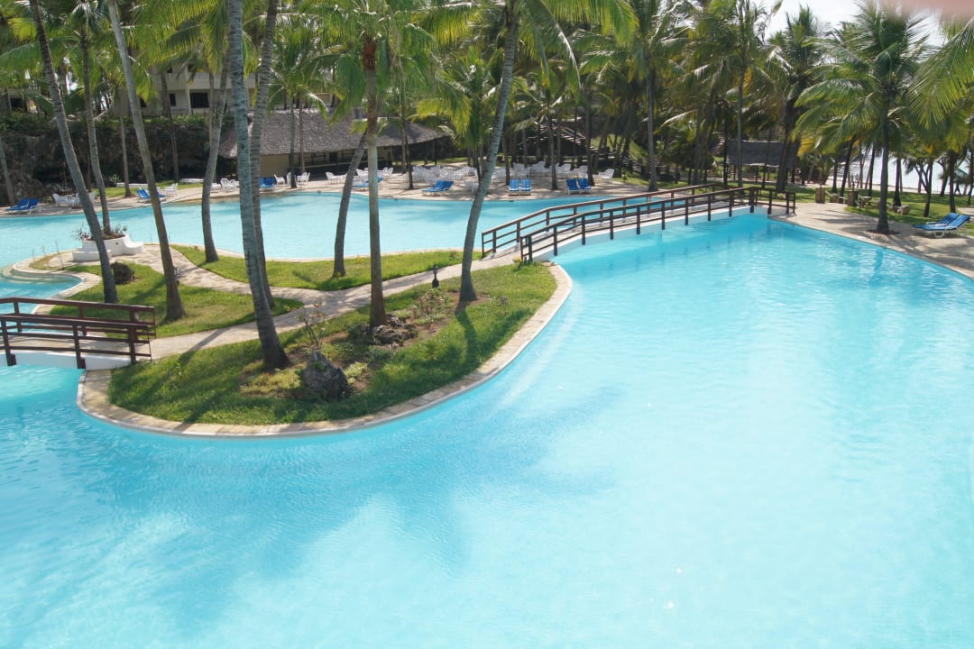 Blick auf den Pool PrideInn Flamingo Beach Resort & Spa