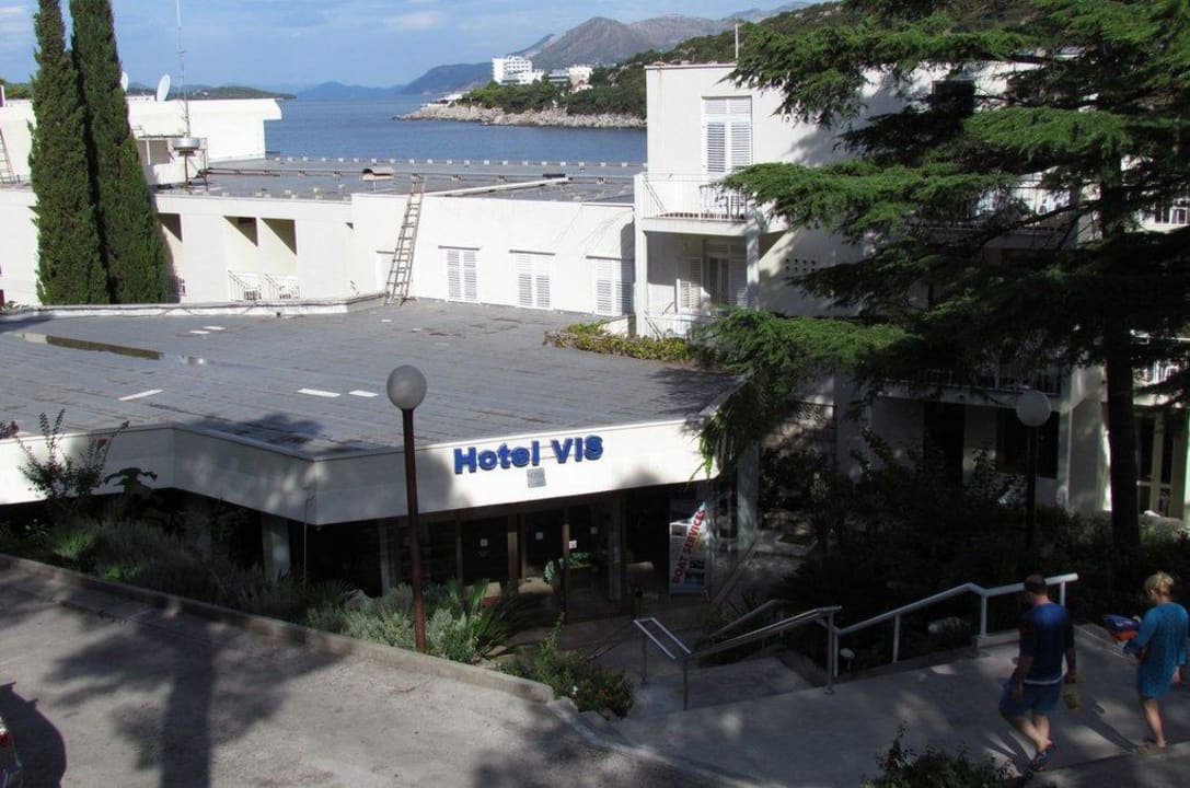 Entrance Hotel Vis